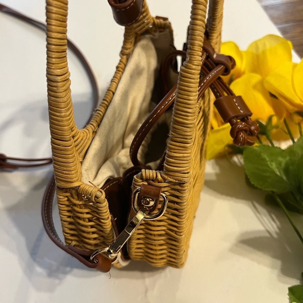 Zara Tan Woven Crossbody Bag with Adjustable Strap - Picture 4 of 4